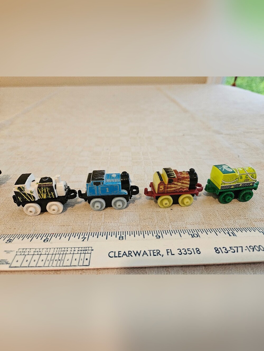 THOMAS & FRIENDS Minis Train Engine DC Super Friends, Panda And Others - Picture 9 of 9